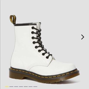 WOMENS 1460 DOCS - SIZE 8